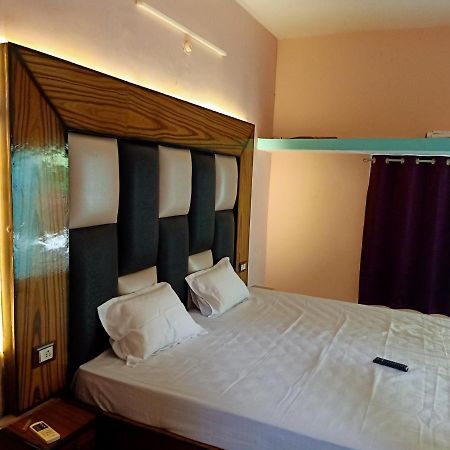 Hotel Green Park Jabalpur Bagian luar foto