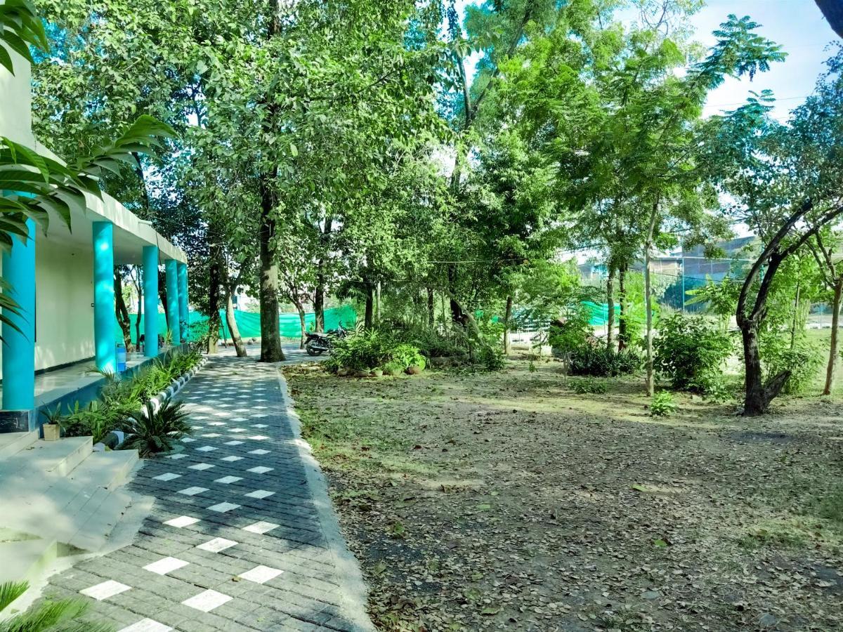 Hotel Green Park Jabalpur Bagian luar foto